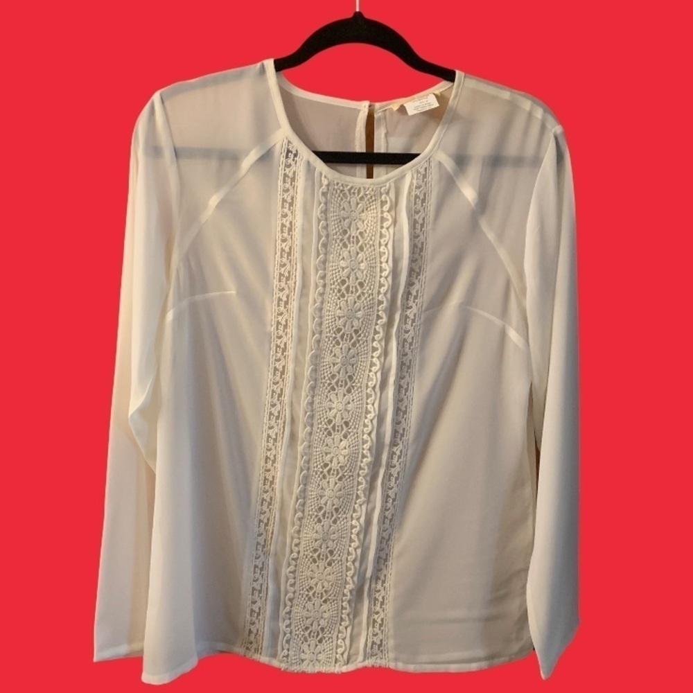 Sweet Magnolia NWT women’s blouse size M cream sheer